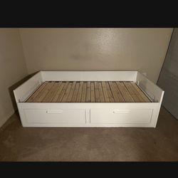 White Twin-to-King Size Extendable Bed with Storage Drawers