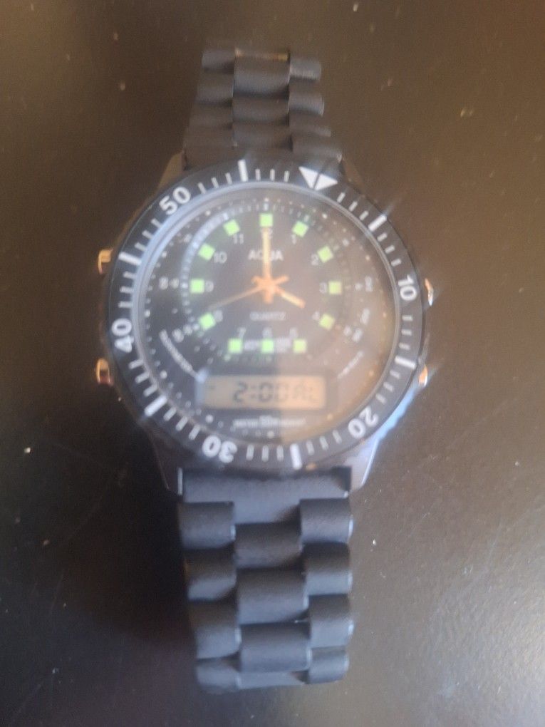 Reloj De Onbre Aqua Excelente Estado Con Pila