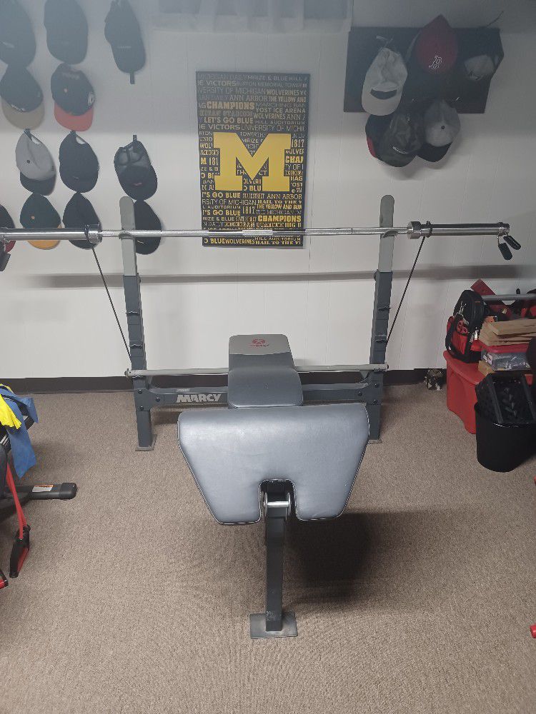 Weight Bench With 50lbs Bar