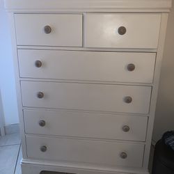 White 6 Drawer Bedroom Dresser