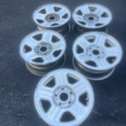 Jeep Wheels  16 “  5 Of Them  