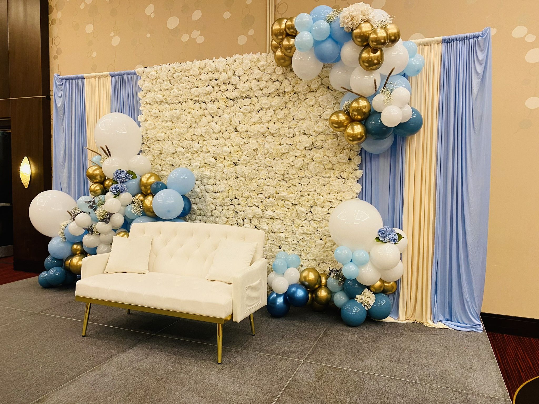 Off White Lounge Sofa (2 Seater)