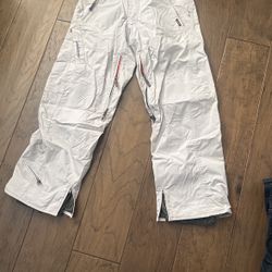 Volcom Women’s Snowboarding pants Size Large 