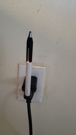 Adonit pen for ipad great CONDITION come with EVERYTHING u see in picture yes that's USB CHARGER