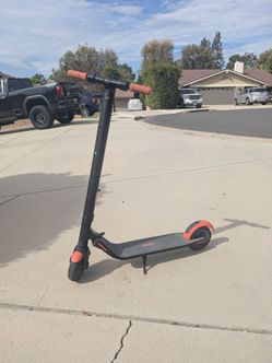 Segway ninebot ES1L electric scooter