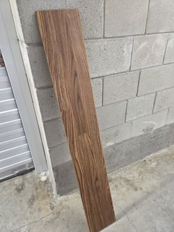 Approximately 400 Sq Ft Of Laminate Flooring