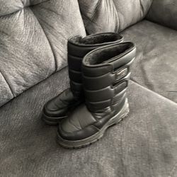 Men’s Snow Boots (Size 7)
