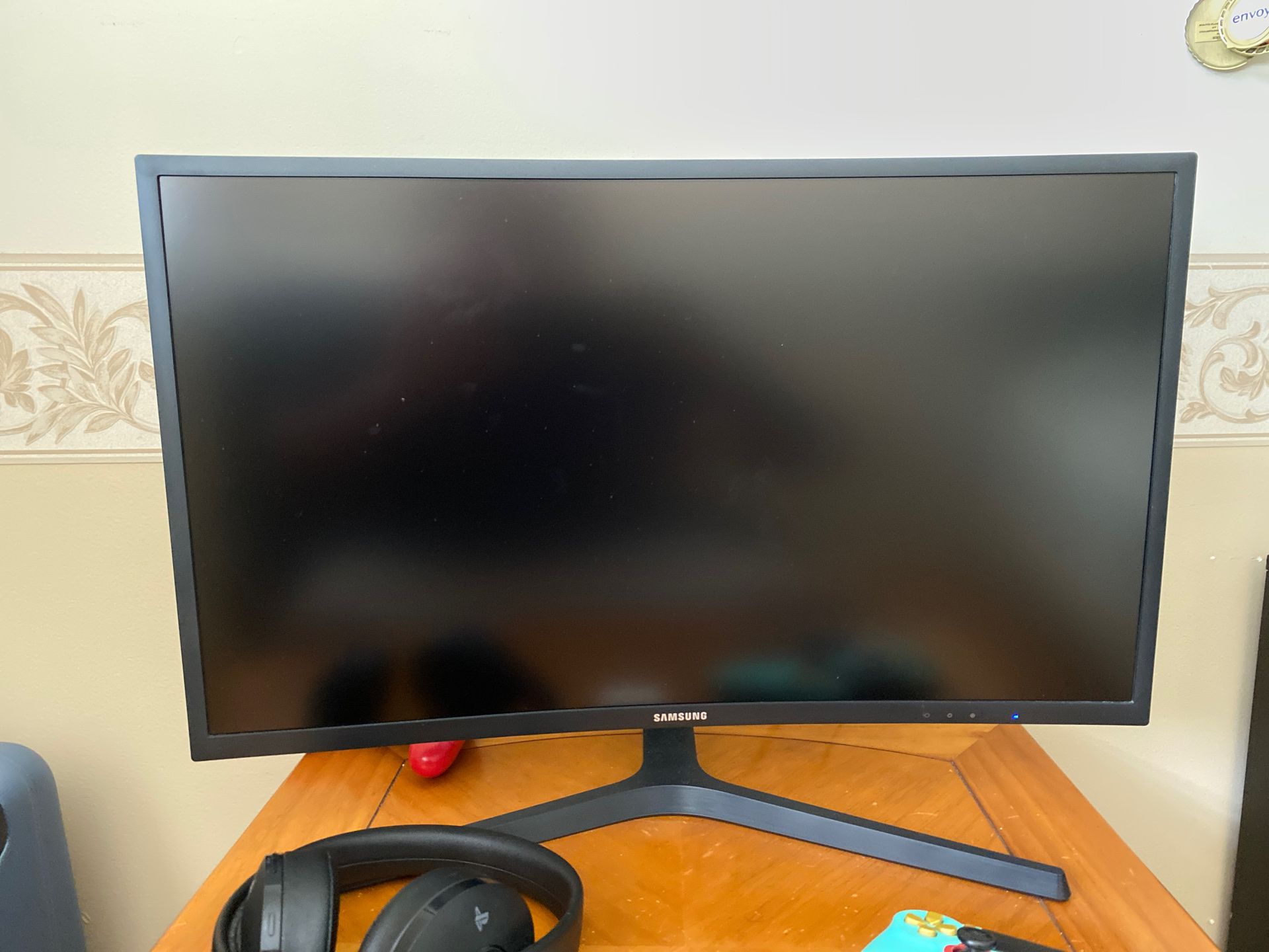 Curved samsung gaming monitor