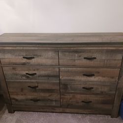 Bedroom Set!  Great Condition 