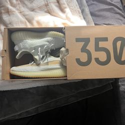 Yeezy 350v2 Hyperspace