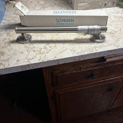 Mown Grab Bar