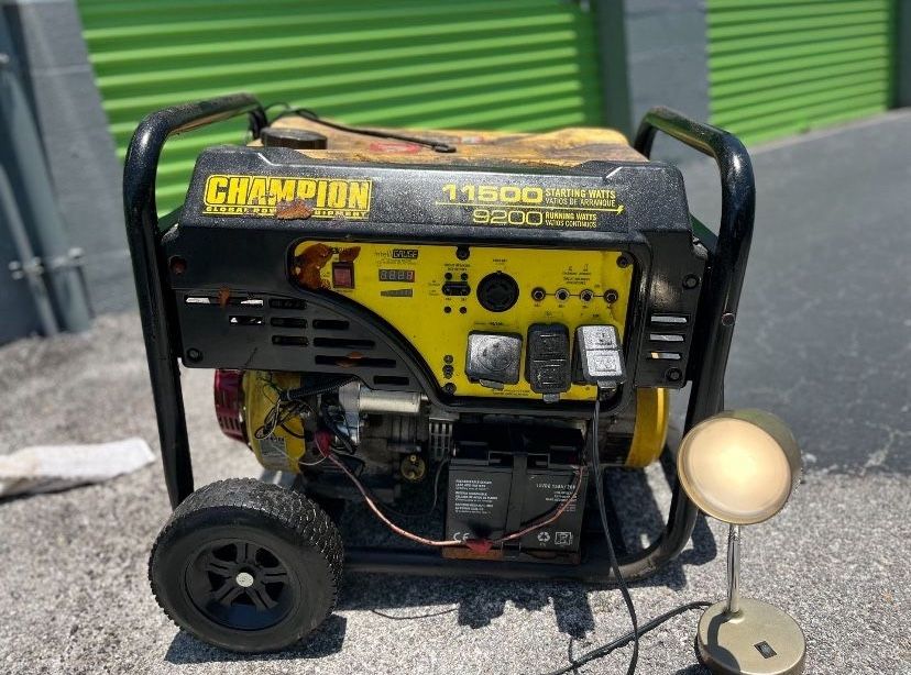 GENERATOR: 9200 W [Brand: CHAMPION] Runs Great//Starts Right Up |CAN BE TESTED <ONLY $500 FIRM>