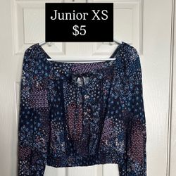 Women’s juniors long sleeve Crop shirt XS