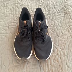 Nike Running Sneakers Black and Gold