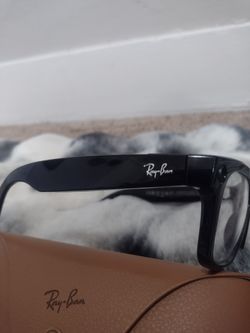 Meta glasses