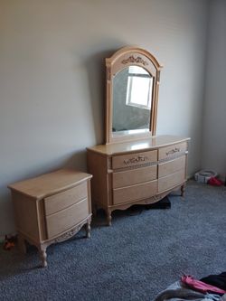 Dresser Set