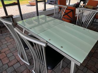 Copenhagen Glass Table with 4 chairs