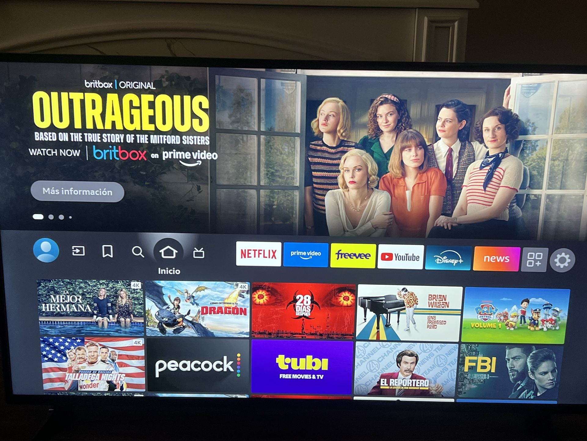 INSIGNIA NS-55DF710NA21 55-inch Smart 4K UHD - Fire TV Edition