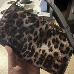 Guess Bags for Sale in Seattle, WA - OfferUp