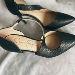Jessica Simpson Black Pointed Toe Heels – Women’s Size 6.5