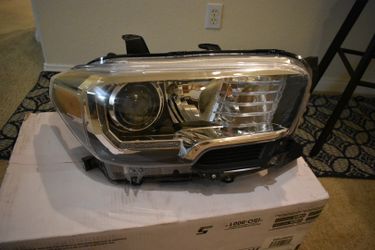 2019-2023 Tacoma Passenger Headlight