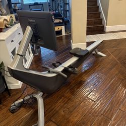 Hydrow Rower – Original Model, 22” Touchscreen, Like New