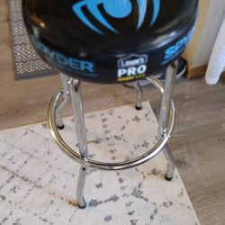 Like New Spyder Shop Stool