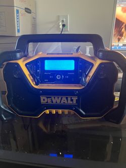 Dewalt portable job site speaker