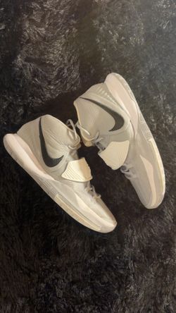 Nike Kyrie basketball shoes in white/grey colorway. Size 11