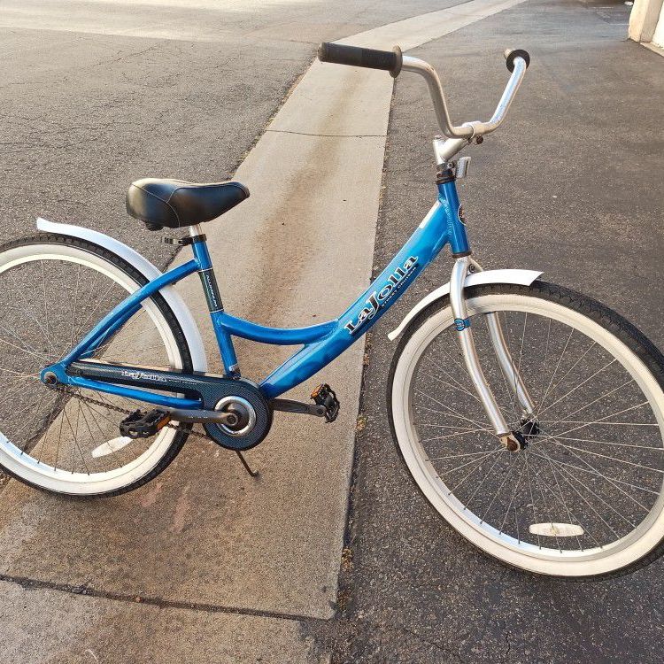 旅好き 700カナダドル GORGEOUS STREET CRUISER BIKE for Sale in Oceanside, CA - OfferUp