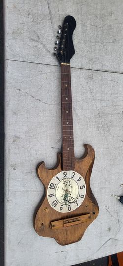 Guitar Clock