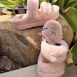 Ugg Pink Size 10 women’s platform fuzzy