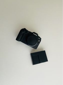Canon eos RP, mirrorless camera/ oem charger