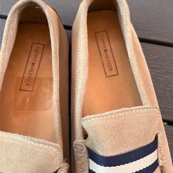 Tommy Hilfiger size 10 Tan loafers