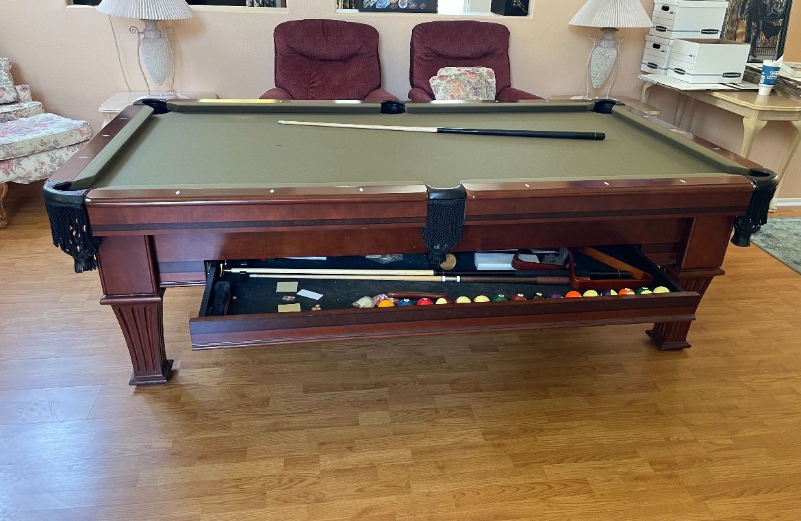 Pool Table 8ft ( Free Delivery & Set Up )