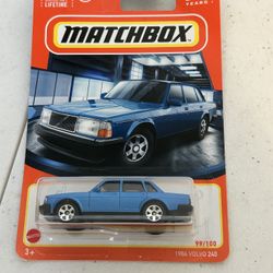 Matchbox 2986 Volvo 240 Blue Color