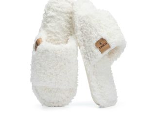 Goewy White Sherpa Slippers