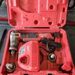 Milwaukee Expansion Tool
