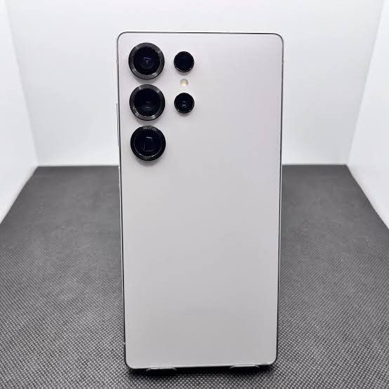 Samsung Galaxy S25 Ultra (Titanium White Silver)