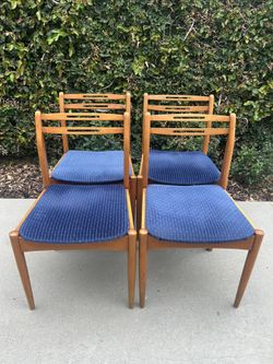 Set of 4 Mid Century Modern Dining Chairs