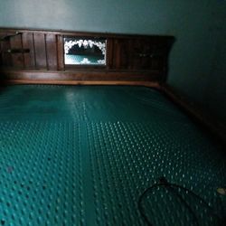 Queen Sized Waterbed With Mattress And Headboard Comes With Dresser Drawers Built Into Frame