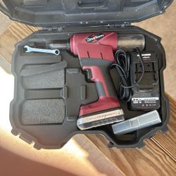 RivdomONE Blind Rivet Tool