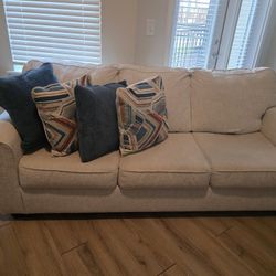 Modern Neutral Couch w/ Pillows – Clean & Comfortable