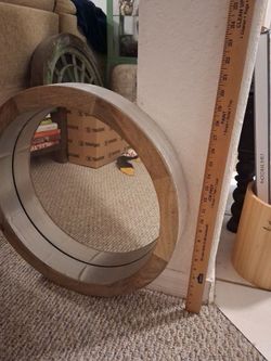 Round mirror