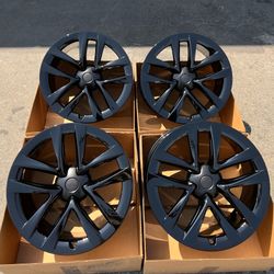 21” Tesla Model S Arachnid original factory OEM rims stagger in new gloss black Selling and exchanging available