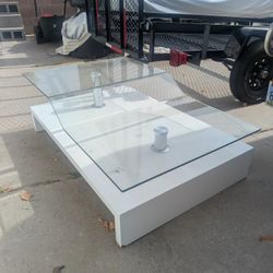 Fancy Modern Coffee Table 