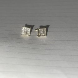 14k Gold And Diamond Earrings 