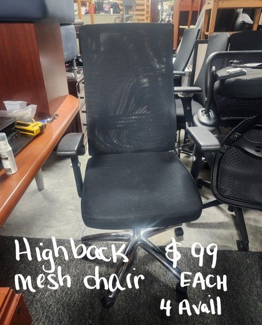 HIGHBACK BLACK EXECUTIVE CHAIR