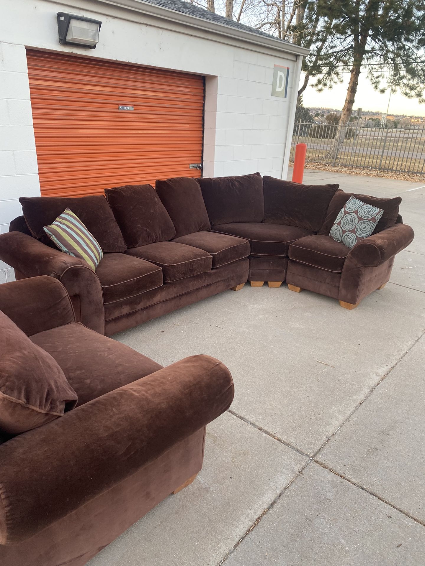 FREE DELIVERY!! Brown Sectional with arm chair