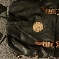 Michael Kors Bag Very Cute And Spacious 
